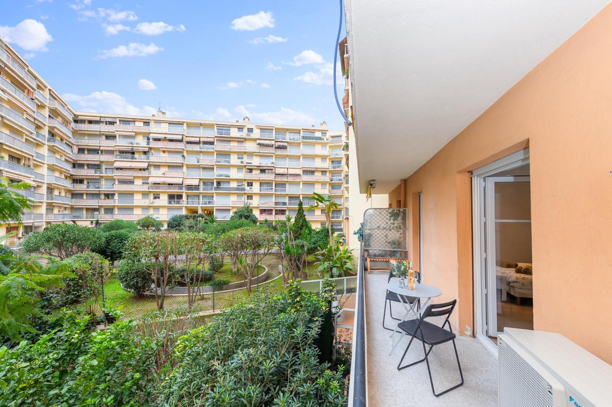 Castel Ii - Agreable Deux Pieces - Centre Menton